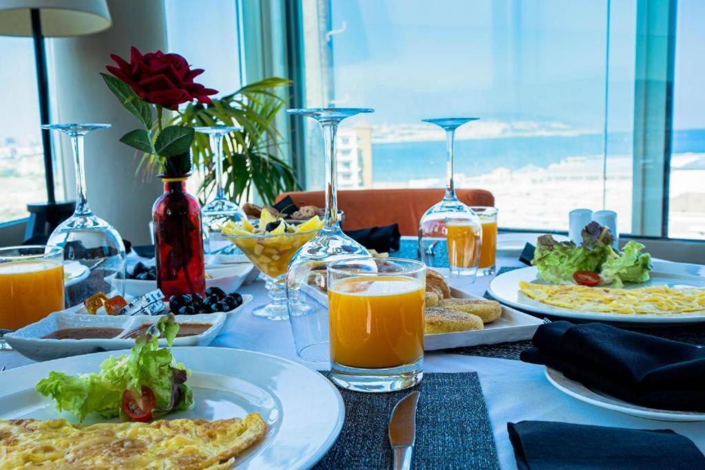 Mandarin Palace Hotel & Spa Tangeri Esterno foto A breakfast table